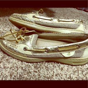 Sperry’s Size 7M